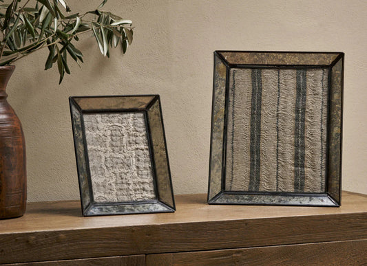 Yash Antique Glass & Iron Photoframe - Antique Black